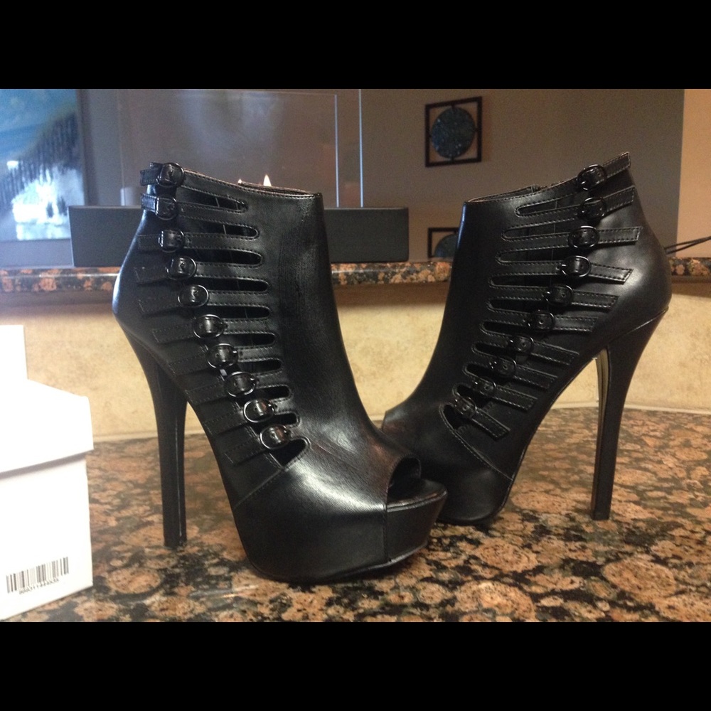 Steve Madden Feistty Heels